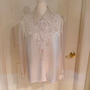 Vintage 1980's Kathy Che White Satin Lace